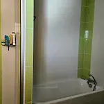 Maison Tres Bien Equipee Avec Piscine Et Au Calme * בורג-אן-ברס